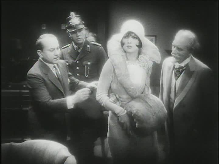 ASPHALT (1929) – Blu-ray Review – ZekeFilm