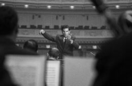 Maestro. Bradley Cooper as Leonard Bernstein (Director/Writer/Producer) in Maestro. Cr. Jason McDonald/Netflix © 2023.